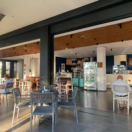 아파트 Gridis New Stylish, Fully Furnished, One Bedroom Apartment, Qerret Beach, Durres, Albania *