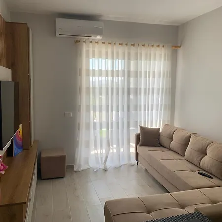Gridis Qerret - One Bedroom Apartment, At Qerret Beach, Durres, Albania * 골렘