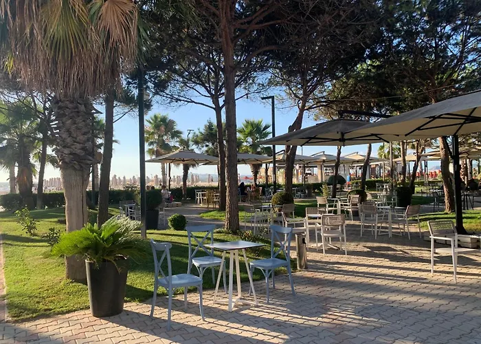 아파트 Gridis Qerret - One Bedroom Apartment, At Qerret Beach, Durres, Albania 골렘