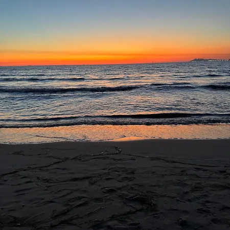 Gridis Qerret - One Bedroom Apartment, At Qerret Beach, Durres, Albania Golem (Tirana)